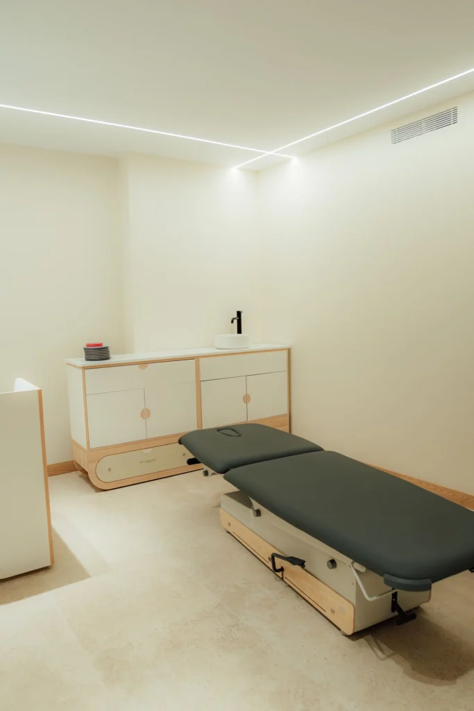 Sala de tratamiento de Zero Clínica donde se aplica la bomba diamagnética